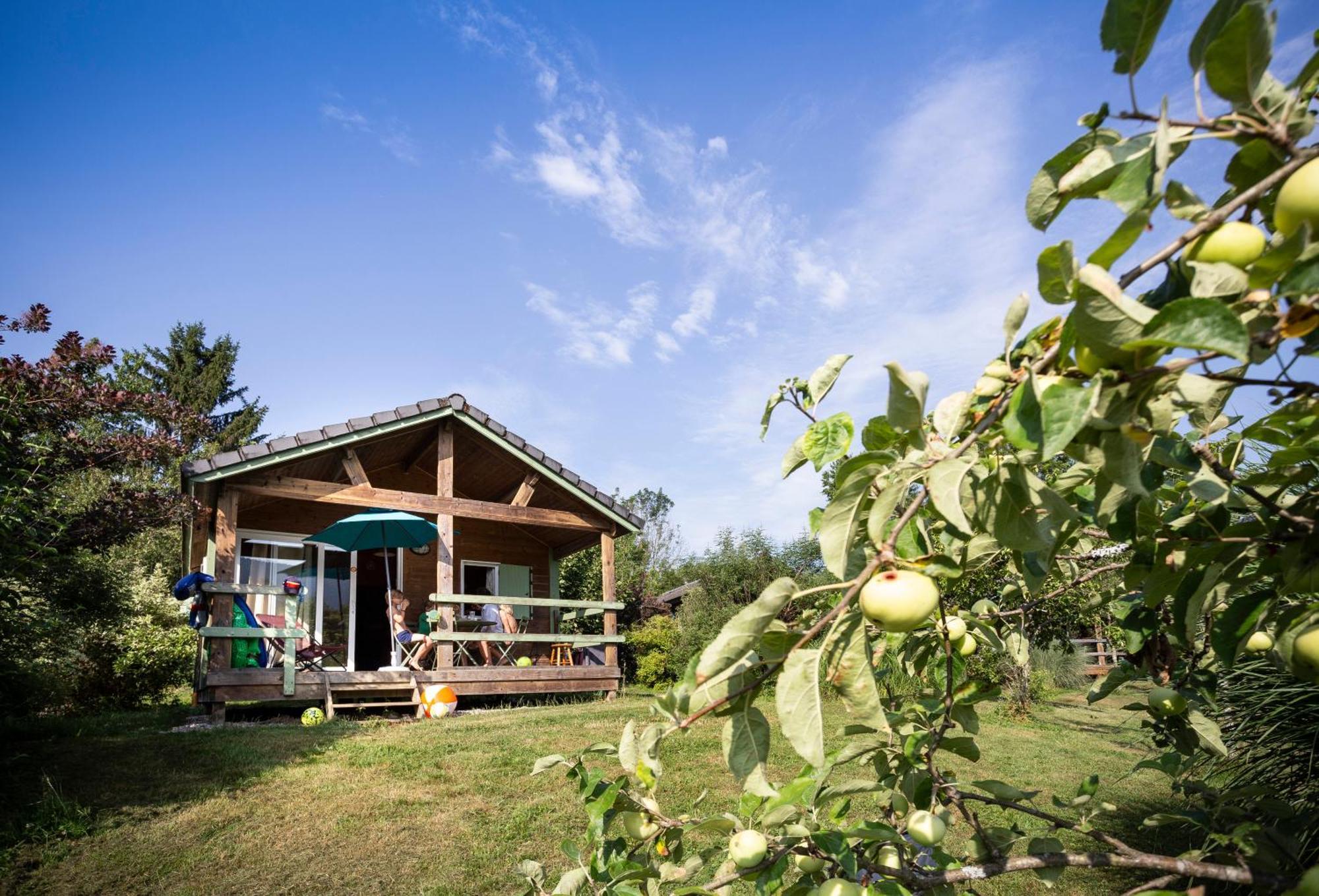 Huttopia Lac D'Aiguebelette Saint-Alban-de-Montbel Екстериор снимка